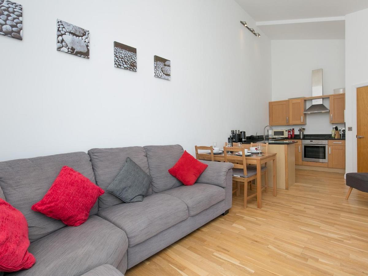 Pass The Keys 2 Bed Sea View Apartment With Balcony Parking Benllech Exterior foto